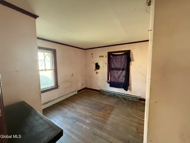 $149,900 | 136 Hudson River Road, Waterford, NY 12188