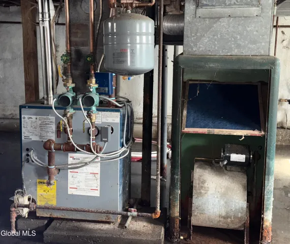 $149,900 | 136 Hudson River Road, Waterford, NY 12188