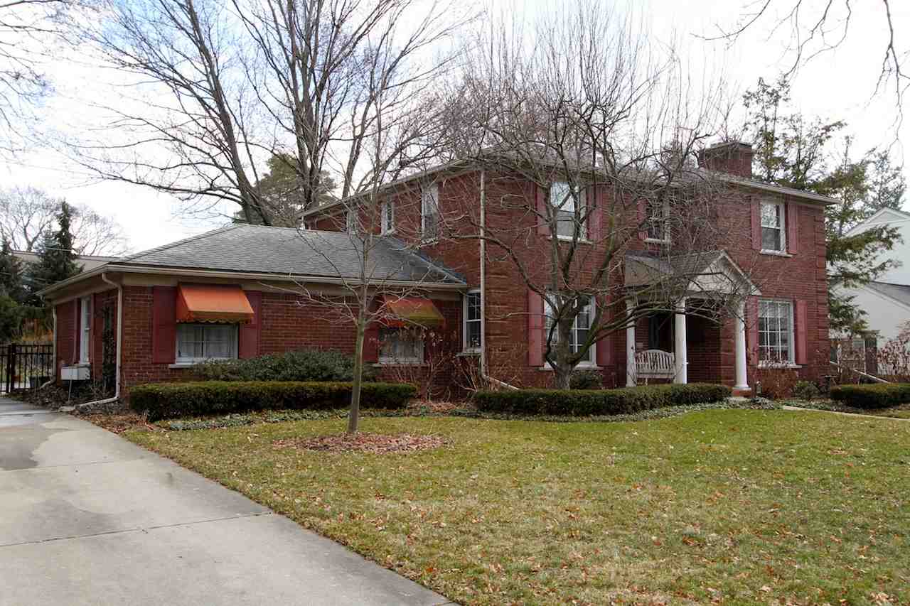 230 Hamilton Road Bloomfield Hills, MI 48301 - Photo 1 of 27 31344155.JPG