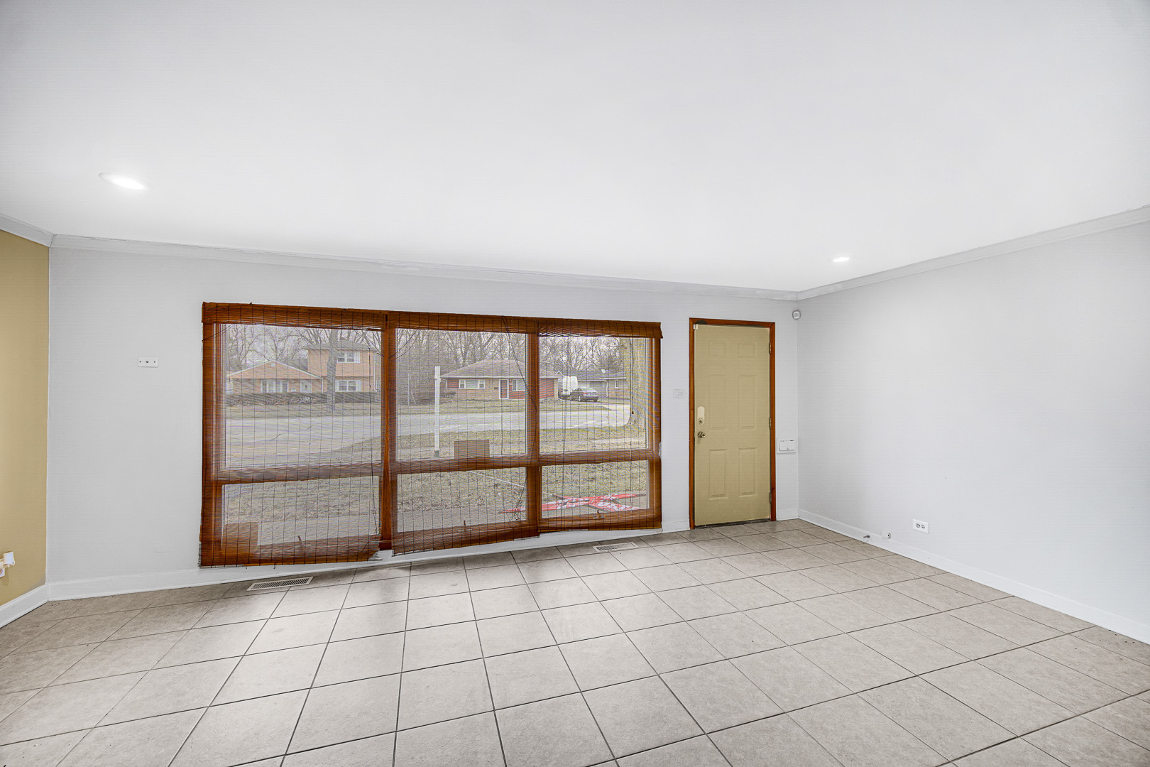 269 Blackhawk Drive Park Forest, IL 60466 - Photo 7 of 21 a view of an empty room with a window