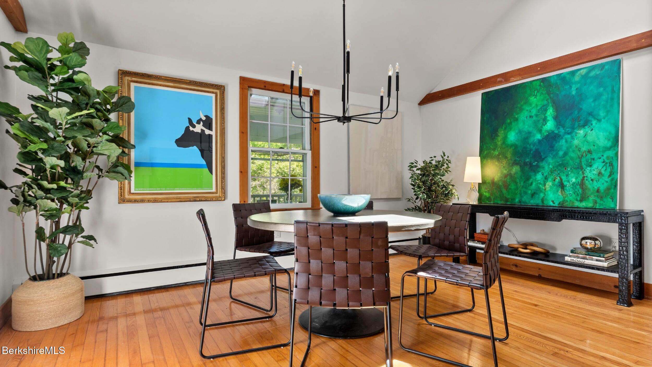 1 Pixley Hill Road Stockbridge, MA 01236 - Photo 6 of 27 Dining area