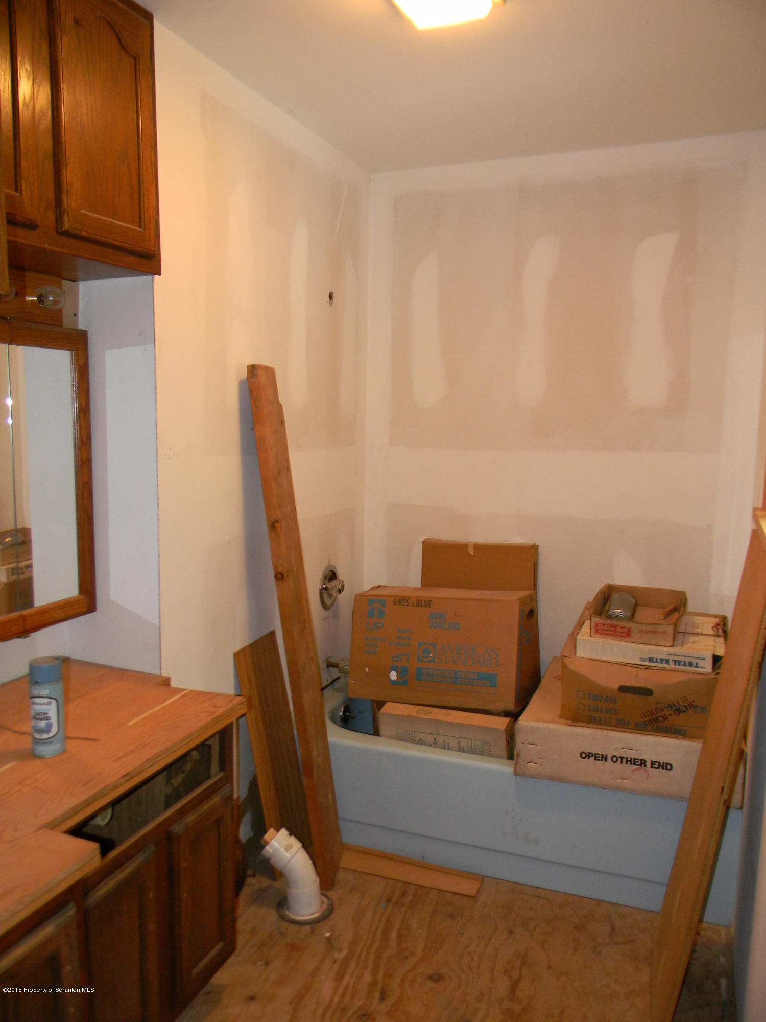 549 Fairview Road Dalton, PA 18414 - Photo 20 of 26 a room with furniture and a air conditioner