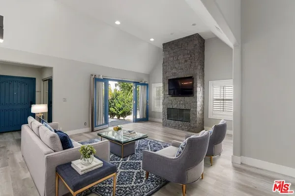 $7,200 | 1112 South Highland Avenue, Los Angeles, CA 90019