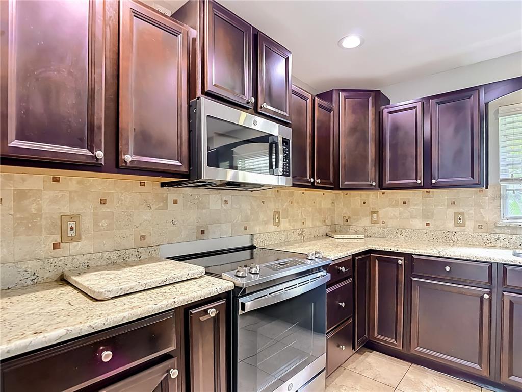 811 Ambassador Loop Tampa, FL 33613 - Photo 30 of 75