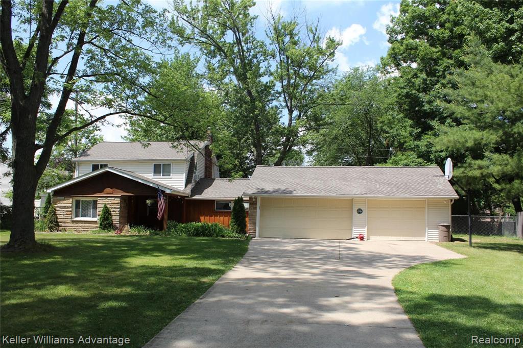 1309 Decker Road Walled Lake, MI 48390 - Photo 2 of 28