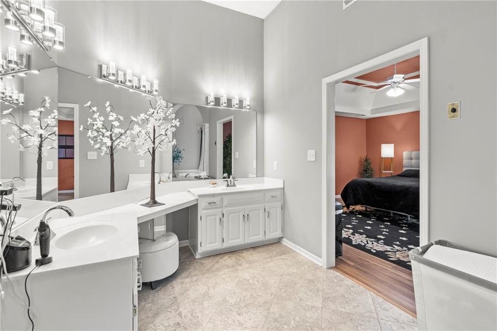 12811 Reeder Street Overland Park, KS 66213 - Photo 35 of 53
