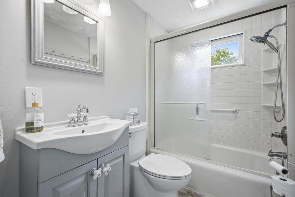 592 Hodsdon Road Pownal, ME 04069 - Photo 18 of 35 1st floor full bath