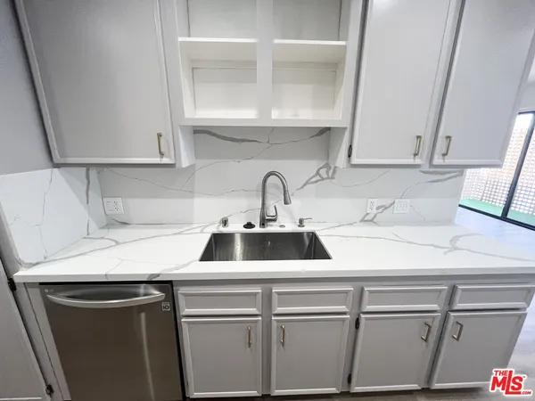 $2,700 | 1750 Camino Palmero Street, Unit 542, Los Angeles, CA 90046
