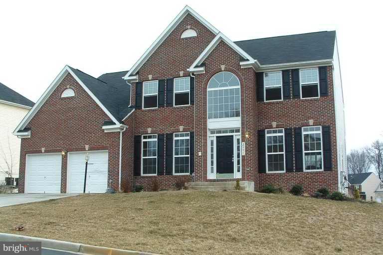 2801 Tree View Way Fort Washington, MD 20744 - Photo 1 of 18 Exterior (Main)