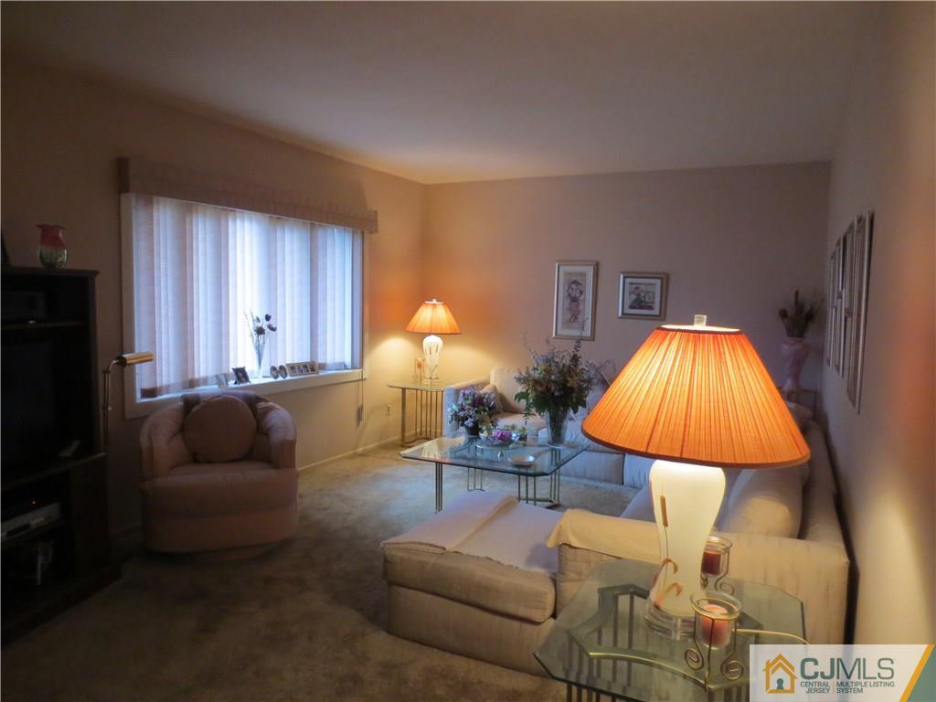 68 Rieder Road Edison, NJ 08817 - Photo 4 of 11 Gallery Image 4