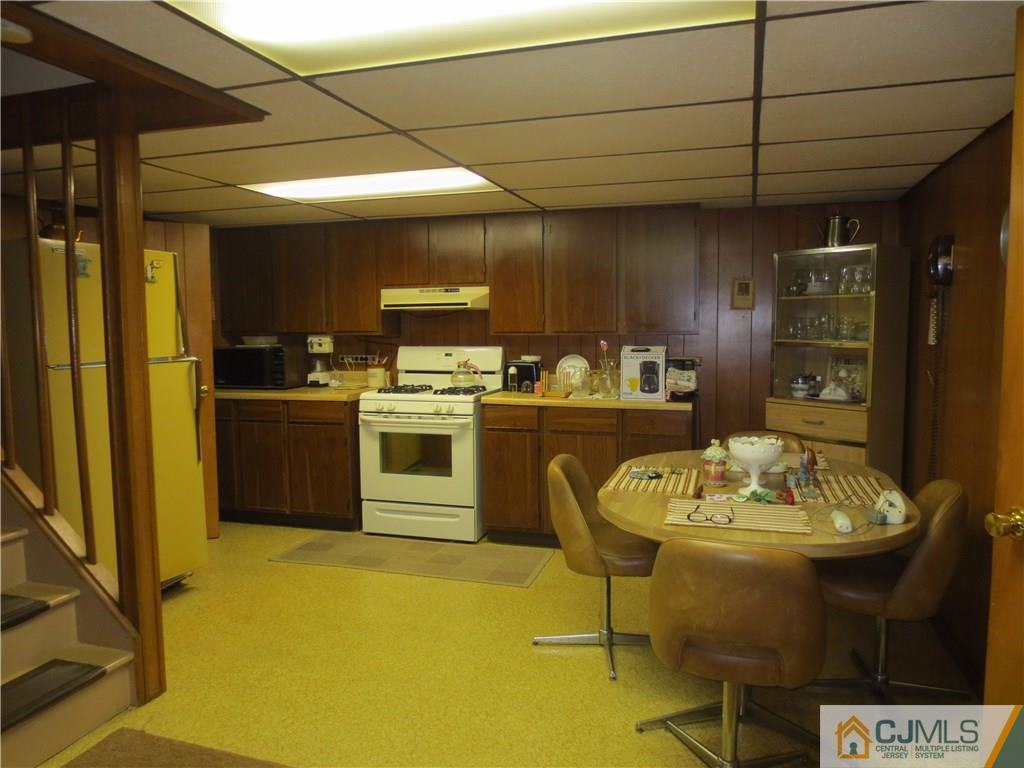 68 Rieder Road Edison, NJ 08817 - Photo 9 of 11 Gallery Image 9