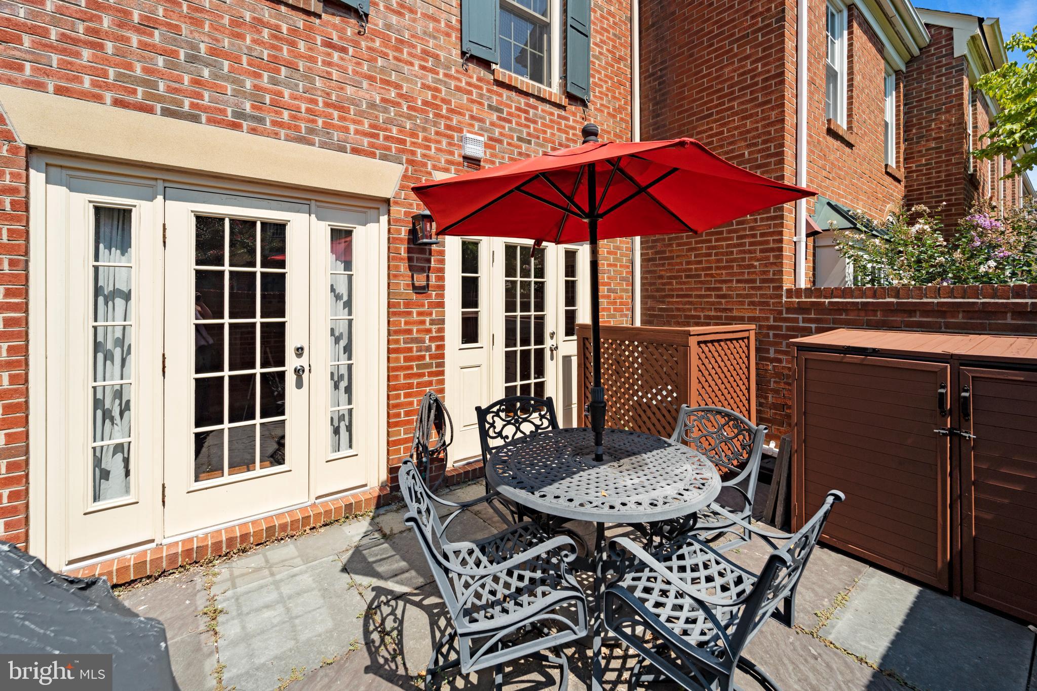 1235 Portner Road Alexandria, VA 22314 - Photo 22 of 23 a view of a table and chairs in patio