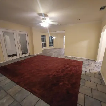 a view of empty room with window