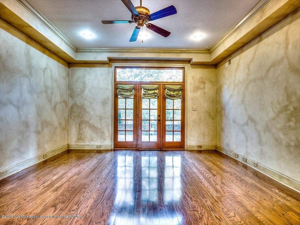 1407 Ranch Drive Senatobia, MS 38668 - Photo 17 of 65 Living Room