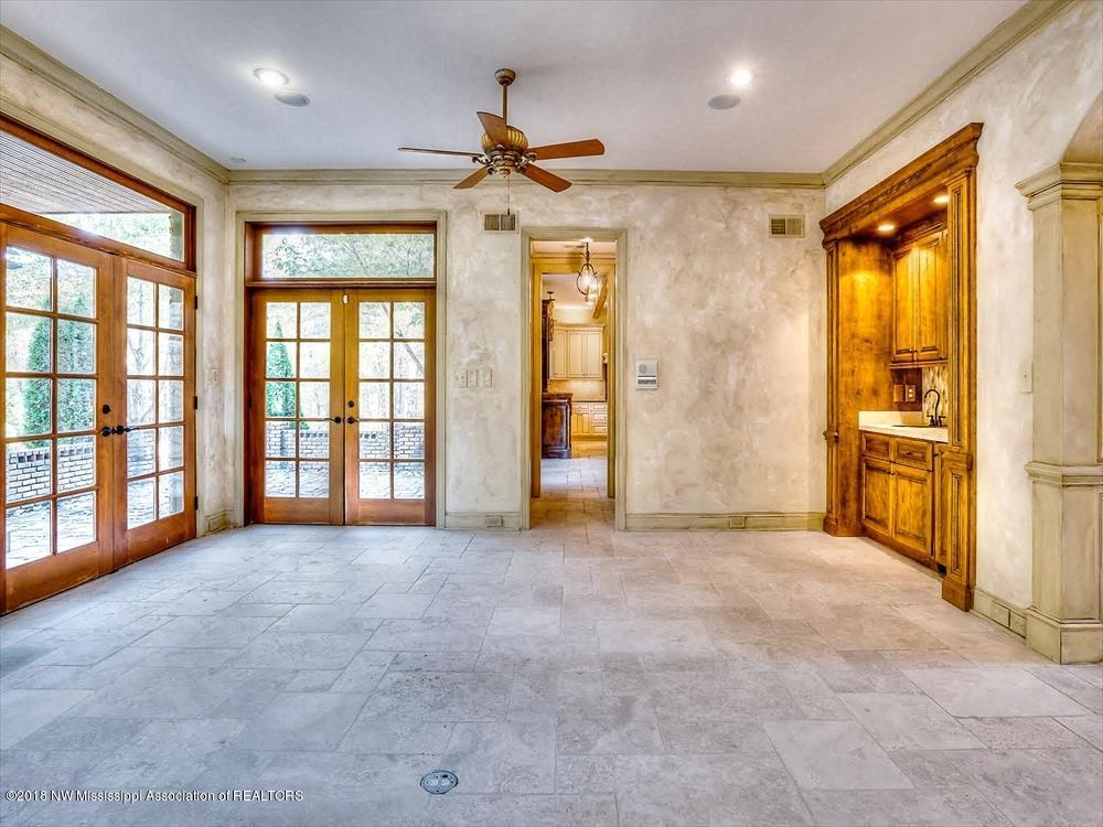 1407 Ranch Drive Senatobia, MS 38668 - Photo 19 of 65 Hearth Room 2