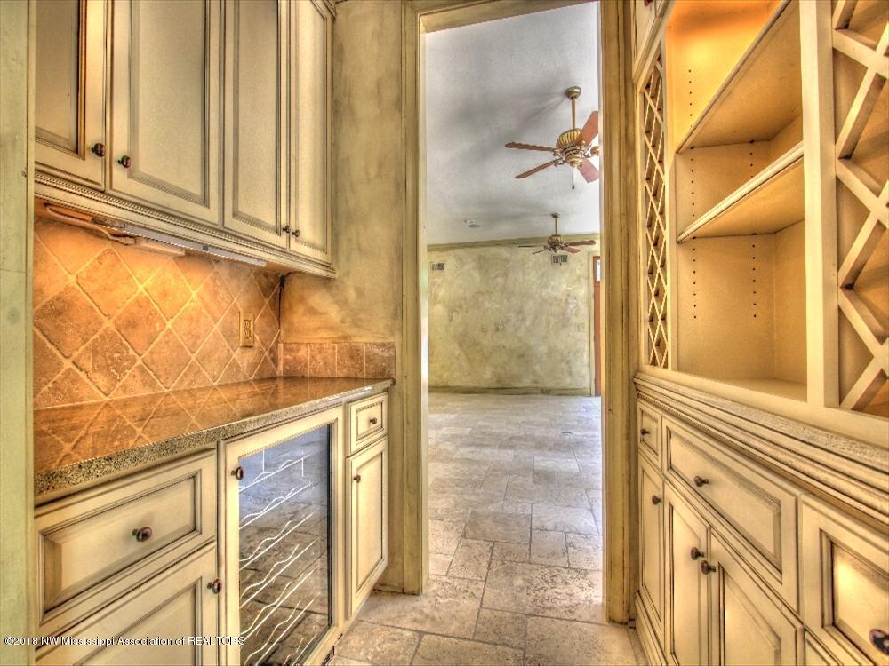 1407 Ranch Drive Senatobia, MS 38668 - Photo 21 of 65 Butlers Pantry Wine Cooler