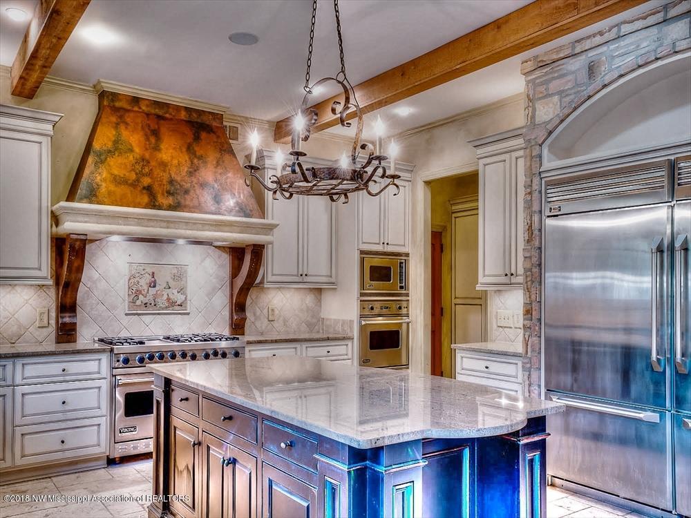 1407 Ranch Drive Senatobia, MS 38668 - Photo 26 of 65 Kitchen Island