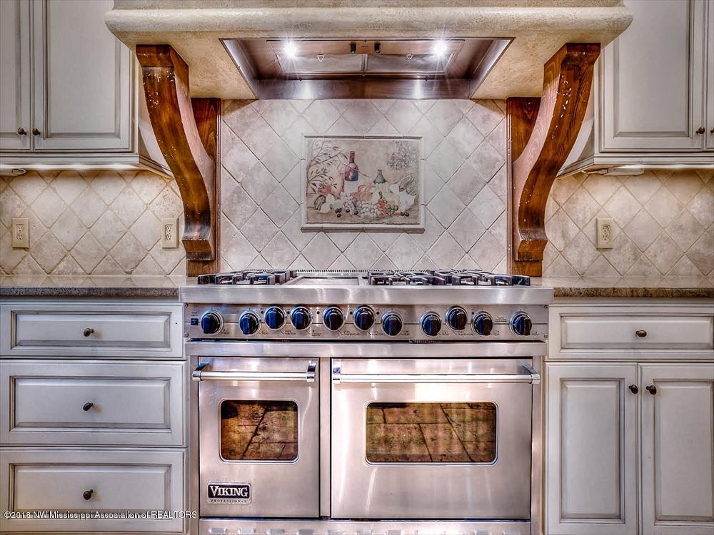 1407 Ranch Drive Senatobia, MS 38668 - Photo 27 of 65 Kitchen Range
