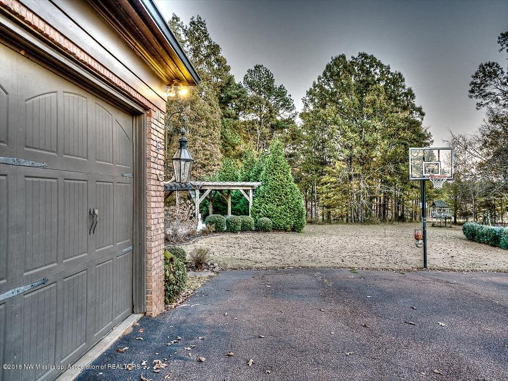 1407 Ranch Drive Senatobia, MS 38668 - Photo 61 of 65 Garage Side
