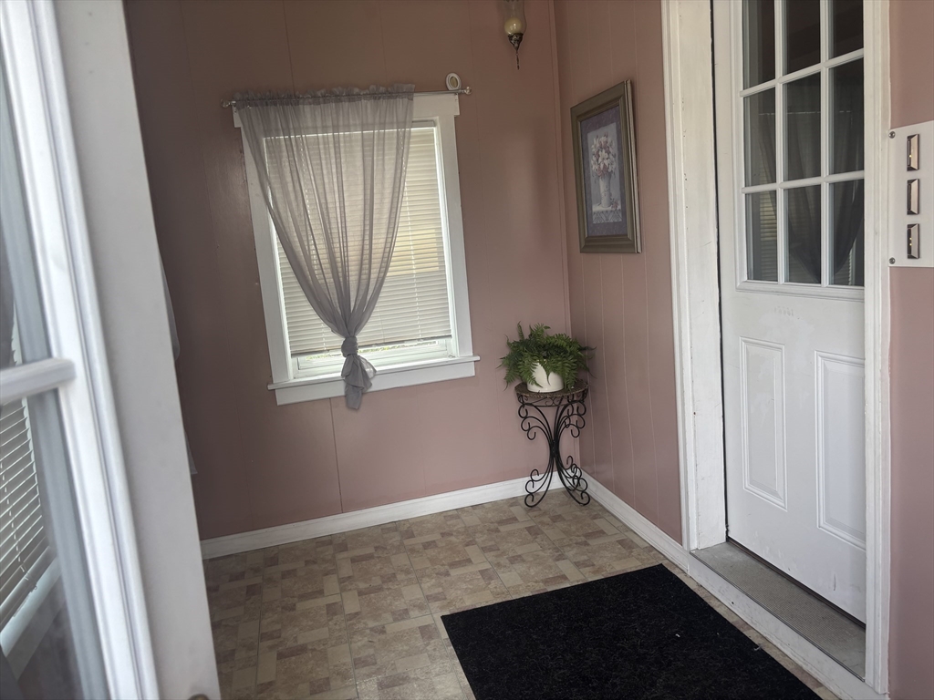 87 Smith Fall River Fall River, MA 02721 - Photo 2 of 13 Gallery Image 2