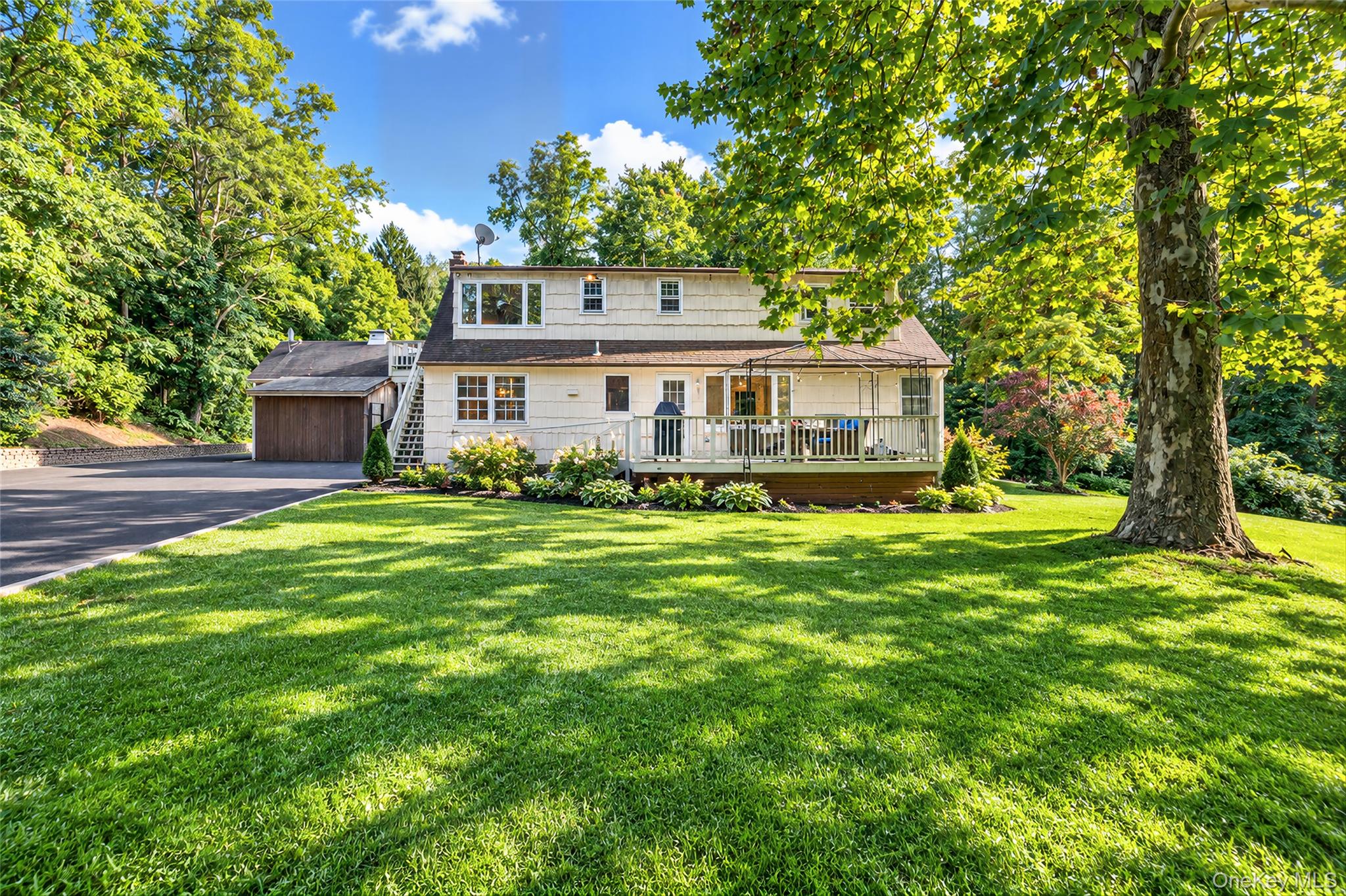 554 Wheeler Road Hauppauge, NY 11788 - Photo 31 of 37 Gallery Image 31