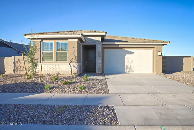 a view of a house with a tub