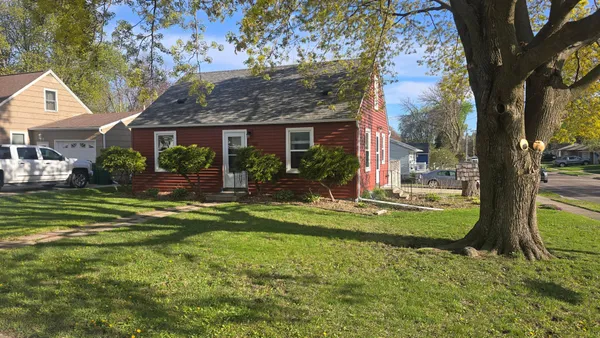 $169,900 | 1302 West Clark Street, Albert Lea, MN 56007