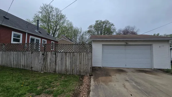 $169,900 | 1302 West Clark Street, Albert Lea, MN 56007