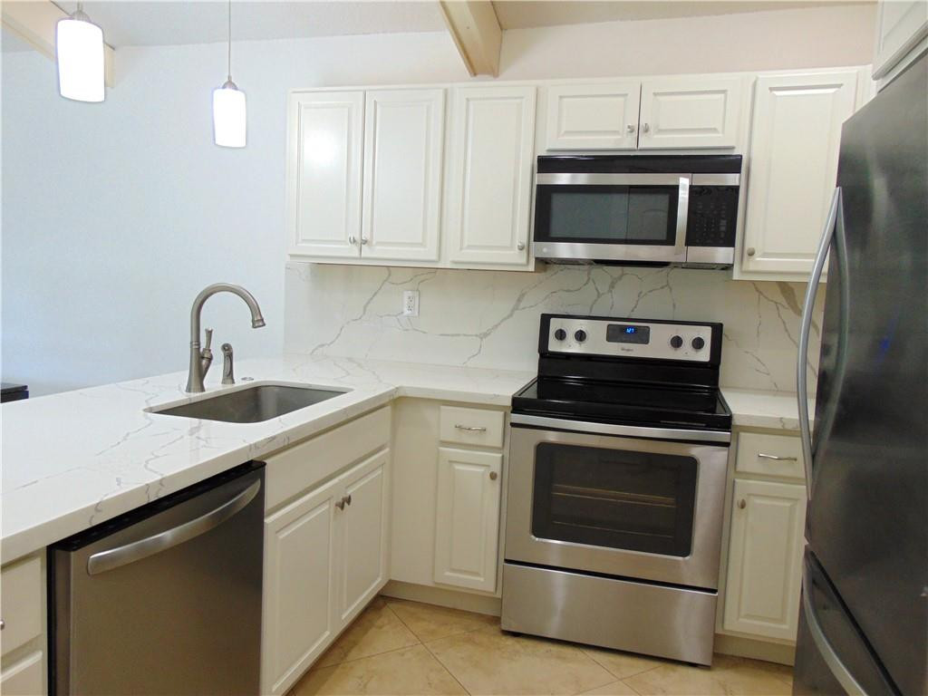 8847 Escondido Way East Boca Raton, FL 33433 - Photo 6 of 24 Photo 6