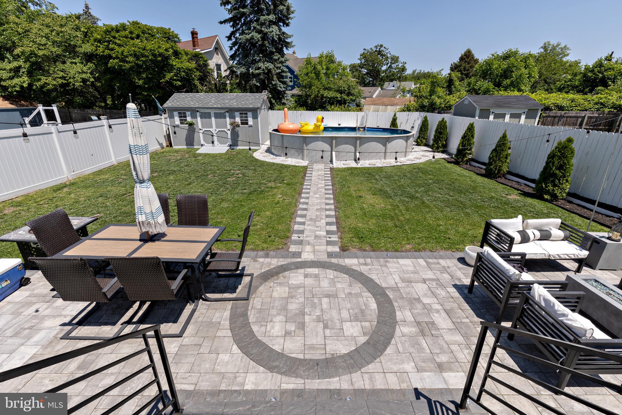 412 Horace Avenue Palmyra, NJ 08065 - Photo 22 of 24 a view of a chairs and table in the patio