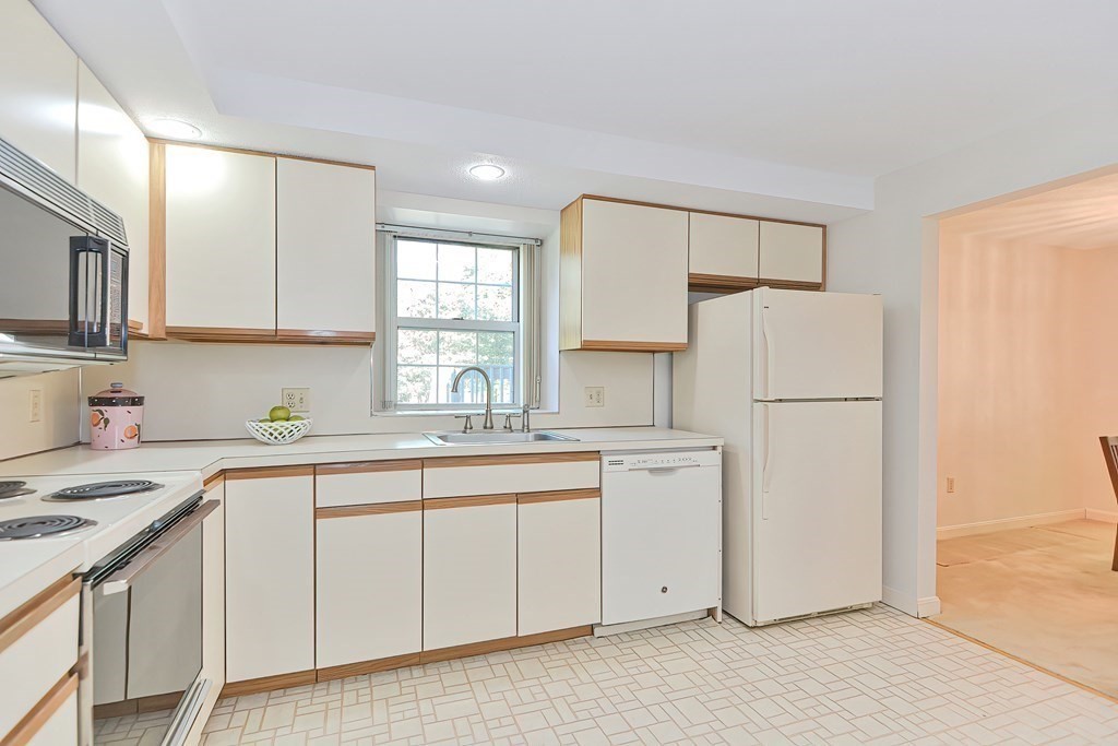 31 Shaw Farm Road, Unit 31 Canton, MA 02021 - Photo 6 of 31