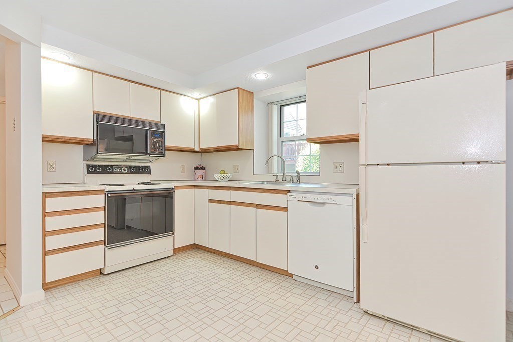 31 Shaw Farm Road, Unit 31 Canton, MA 02021 - Photo 8 of 31