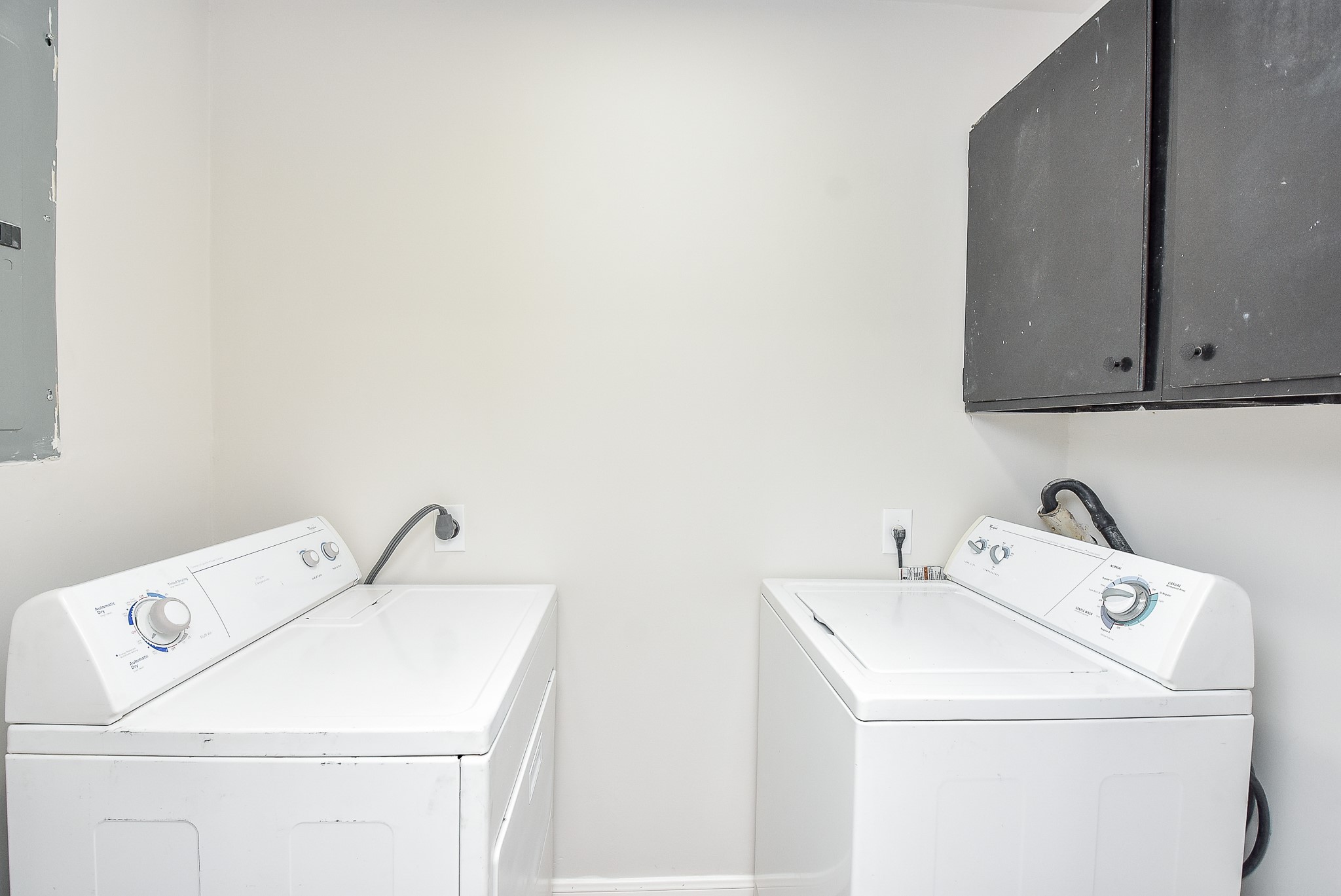3644 Ocee Street Houston, TX 77063 - Photo 21 of 32 a utility room with dryer and washer