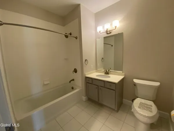 $3,567 | 2 West Avenue, Unit 201, Saratoga Springs, NY 12866