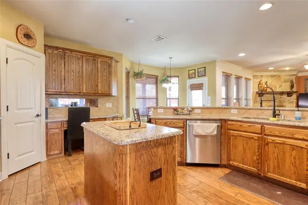 $659,500 | 221 Chapel Hill Drive, Prosper, TX 75078