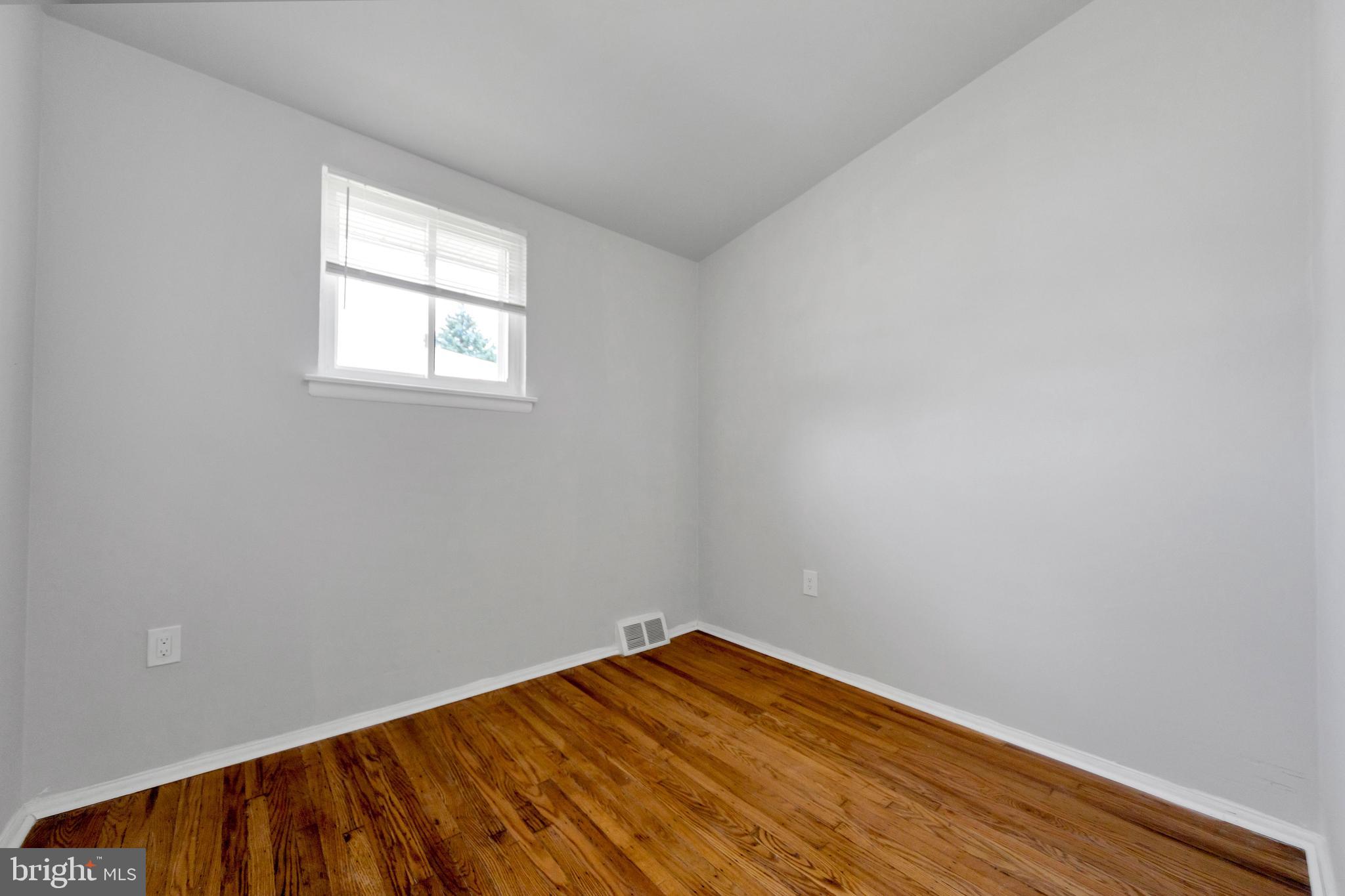 2620 Sperry Street Philadelphia, PA 19152 - Photo 12 of 19