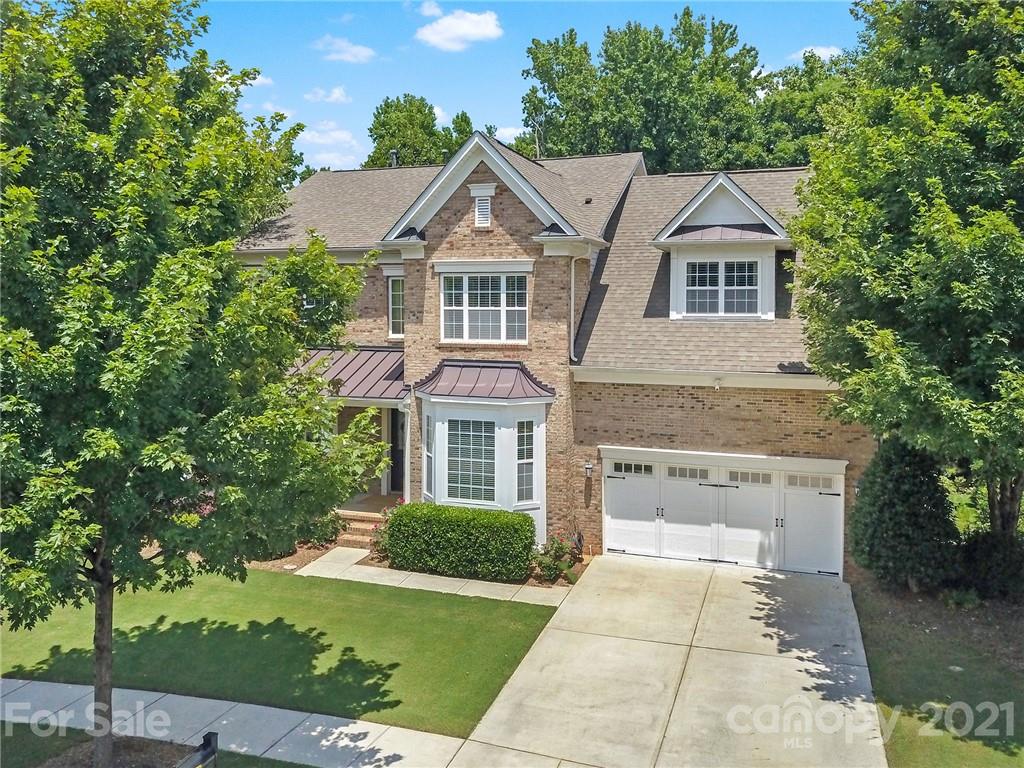 392 Windell Drive Fort Mill, SC 29708 - Photo 2 of 40 a front view of a house with a yard