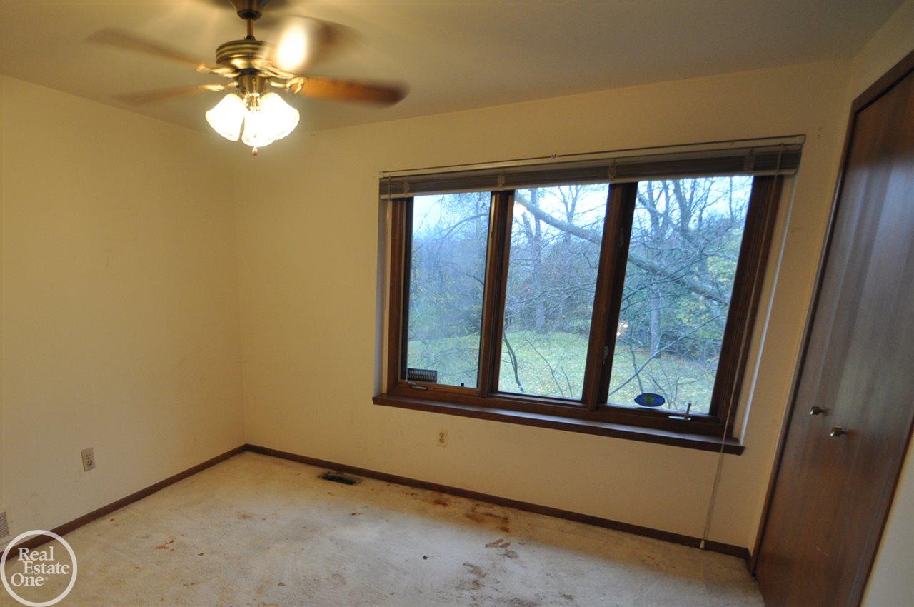 2509 Munster Road Rochester Hills, MI 48309 - Photo 22 of 31
