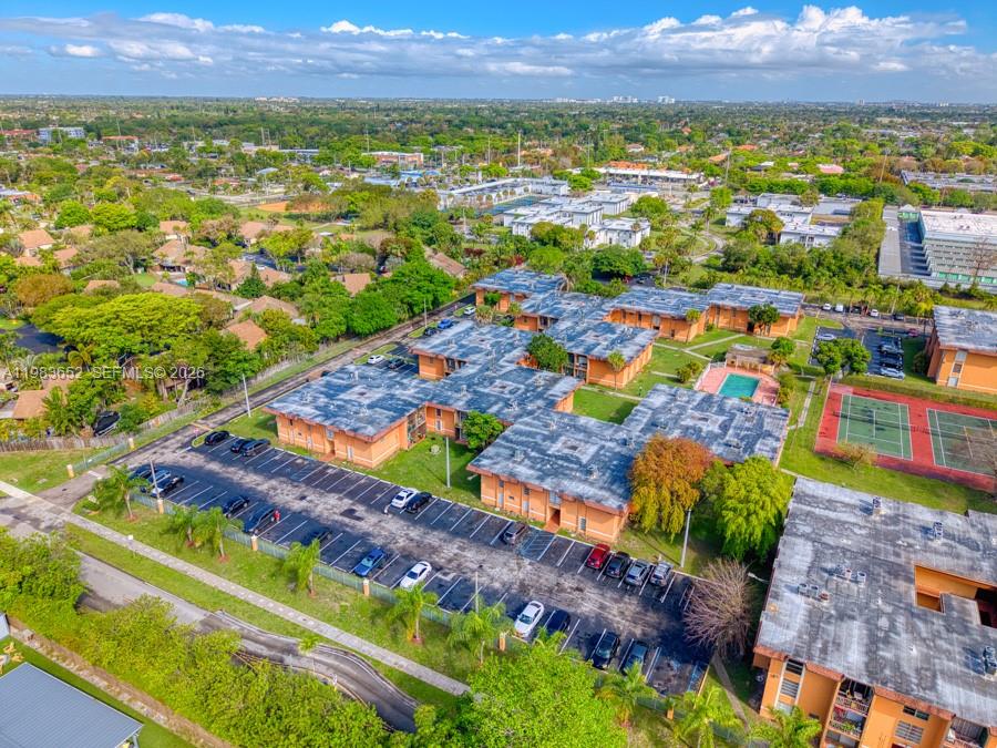 9459 Southwest 76th Street, Unit R5 Miami, FL 33173 - Photo 27 of 33 a view of a city