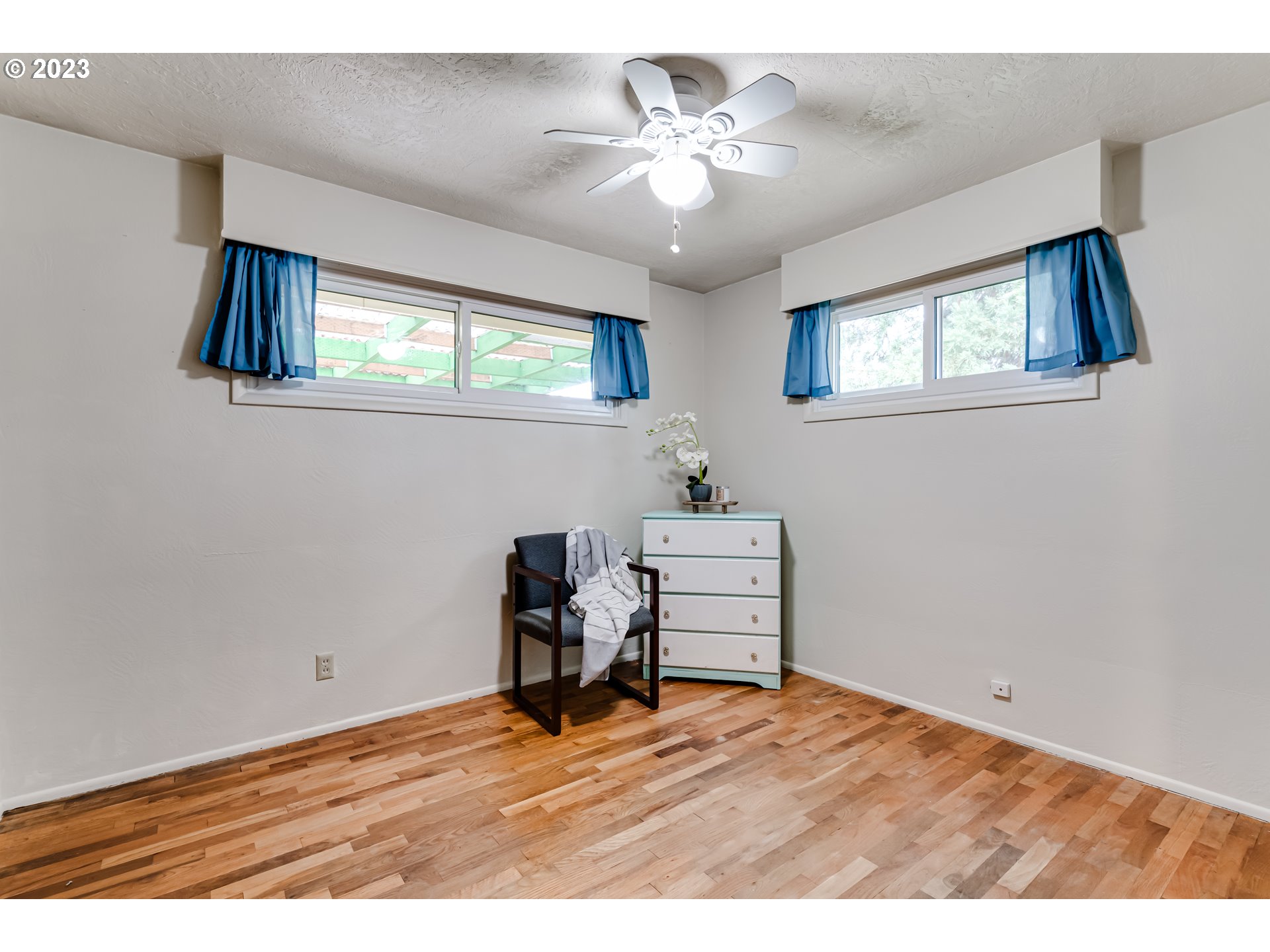 959 Laurelhurst Drive Eugene, OR 97402 - Photo 21 of 30 a view of a workspace with furniture and a window