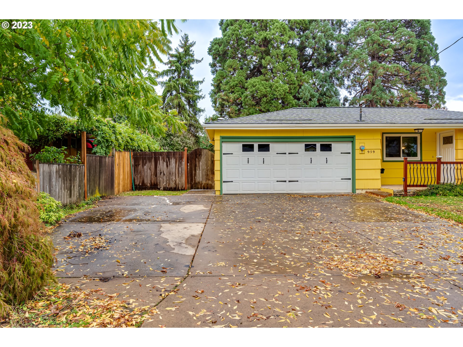 959 Laurelhurst Drive Eugene, OR 97402 - Photo 30 of 30 a view of a house with a backyard