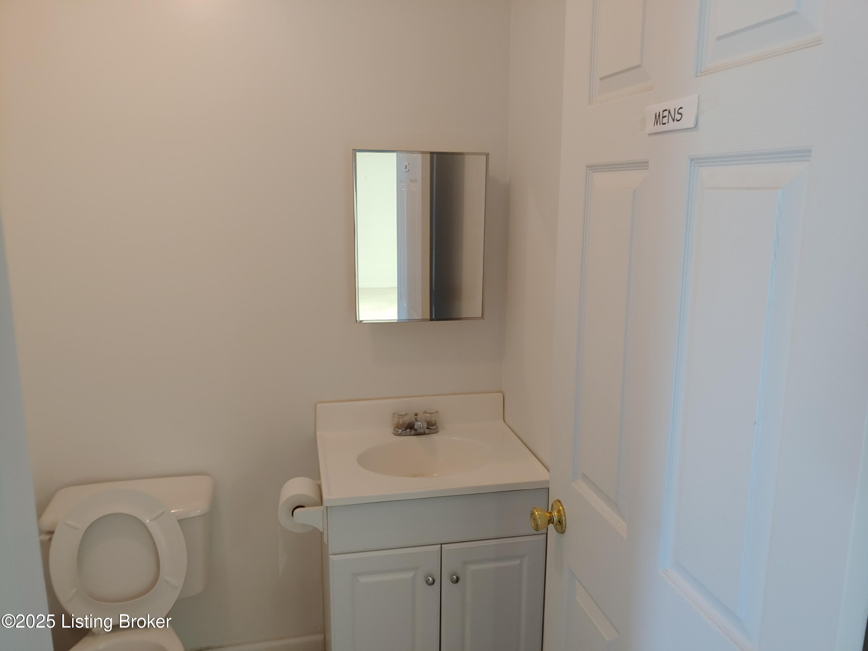 102 Castle Ridge Drive Edmonton, KY 42129 - Photo 9 of 13 Mens Restroom