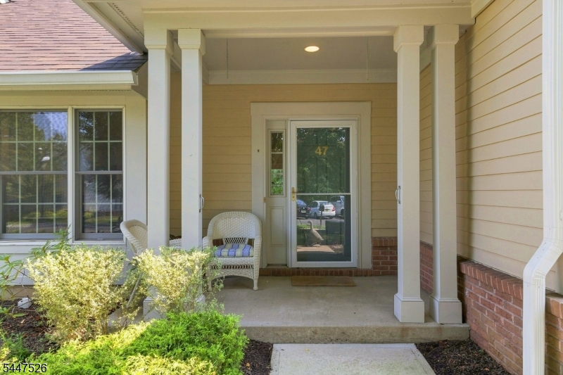 47 Hedge Row Road Plainsboro, NJ 08540 - Photo 3 of 32 Gallery Image 3