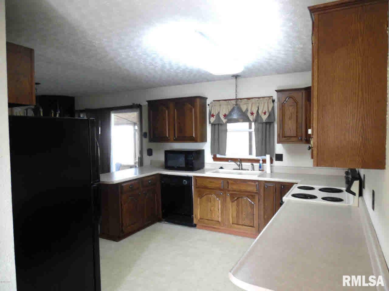 15910 East Fairfield Road Mount Vernon, IL 62864 - Photo 4 of 20 Gallery Image 4