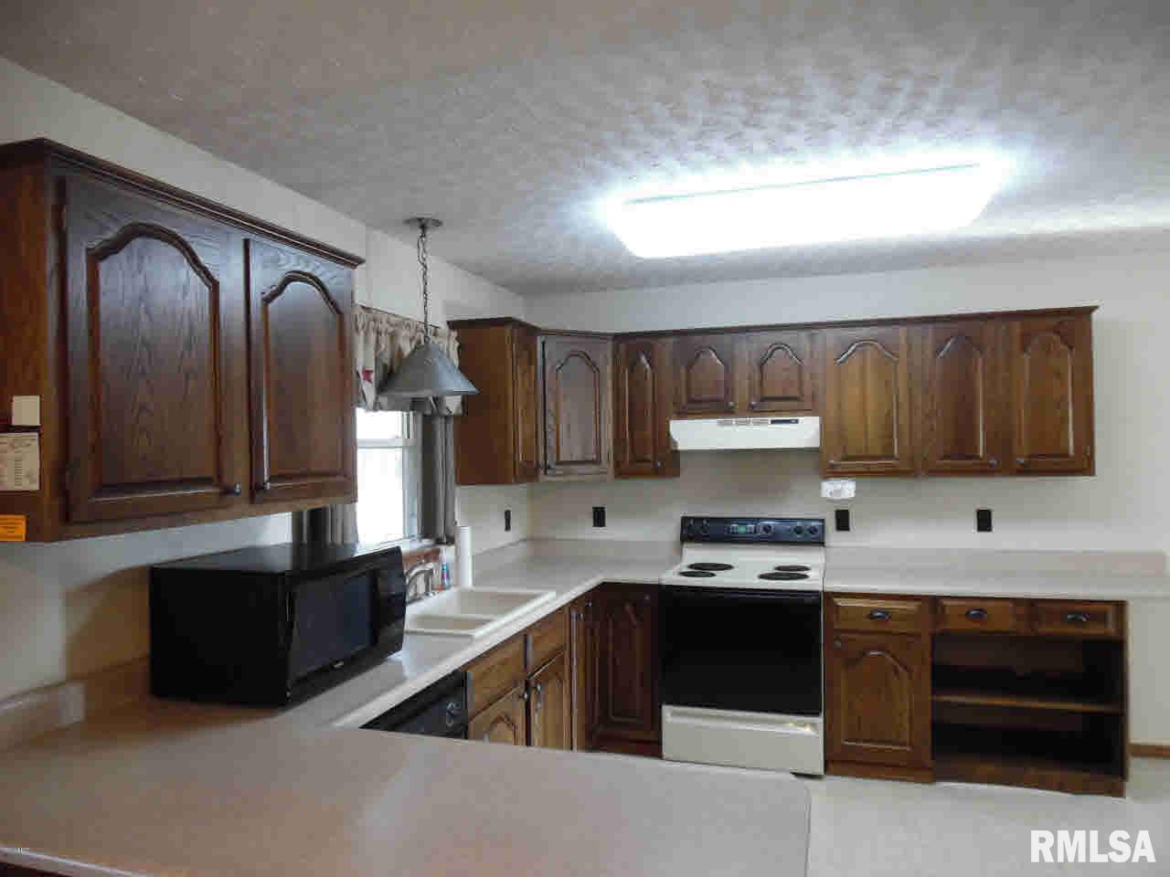 15910 East Fairfield Road Mount Vernon, IL 62864 - Photo 5 of 20 Gallery Image 5
