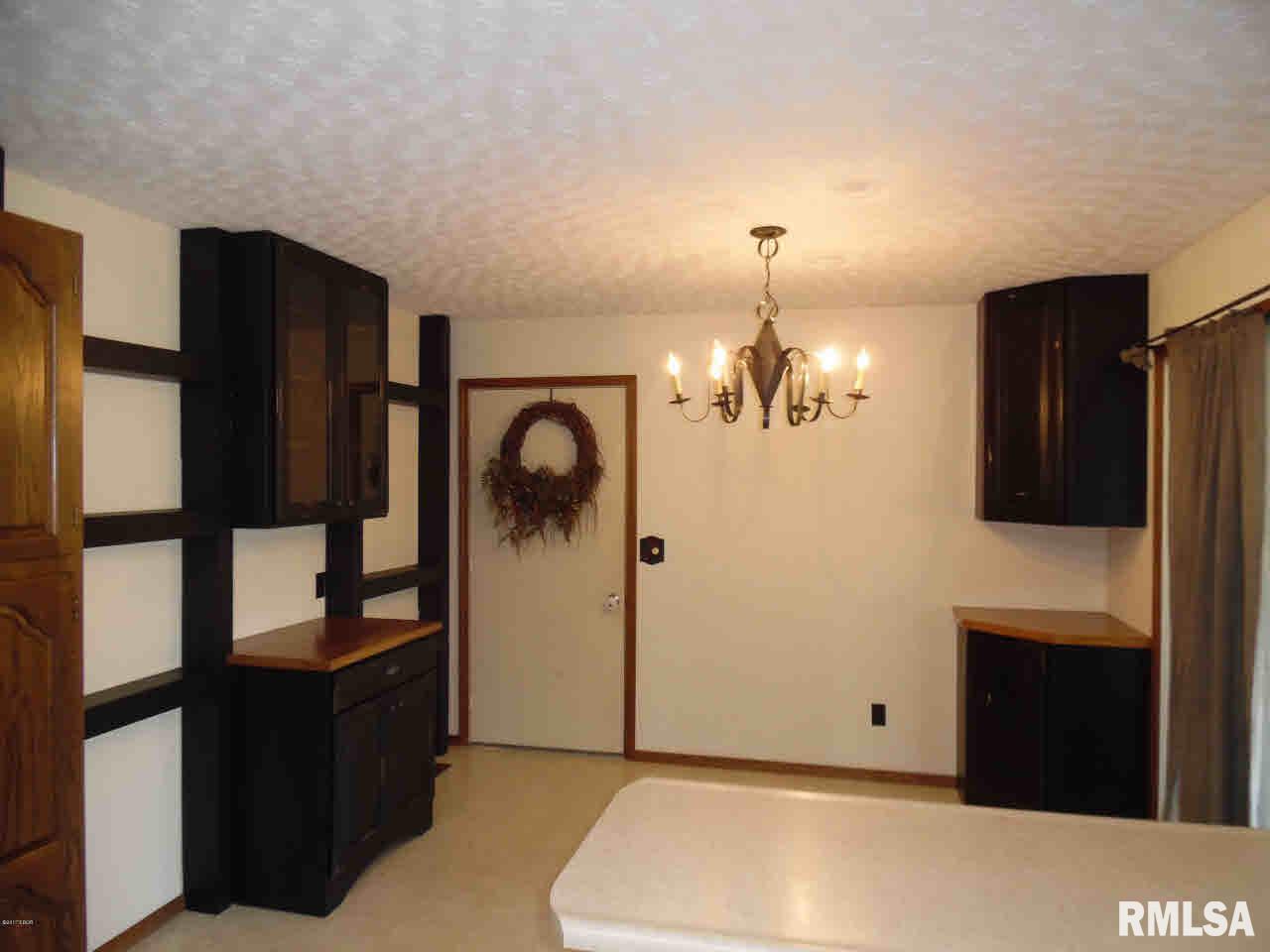 15910 East Fairfield Road Mount Vernon, IL 62864 - Photo 6 of 20 Gallery Image 6