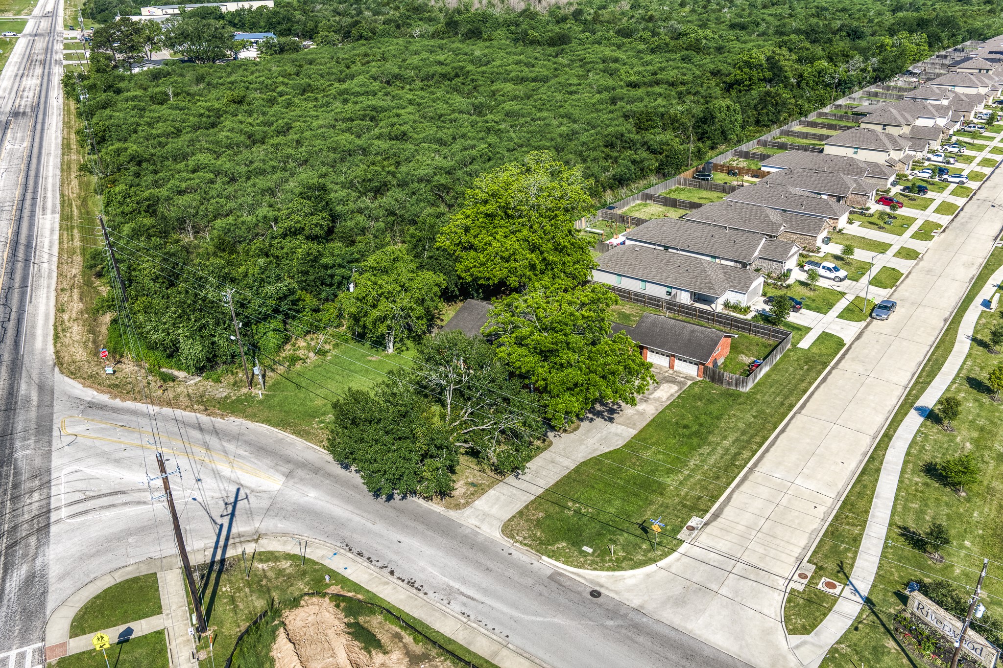 1687 Eagle Lake Road Sealy, TX 77474 - Photo 25 of 27 a view of a garden from a balcony