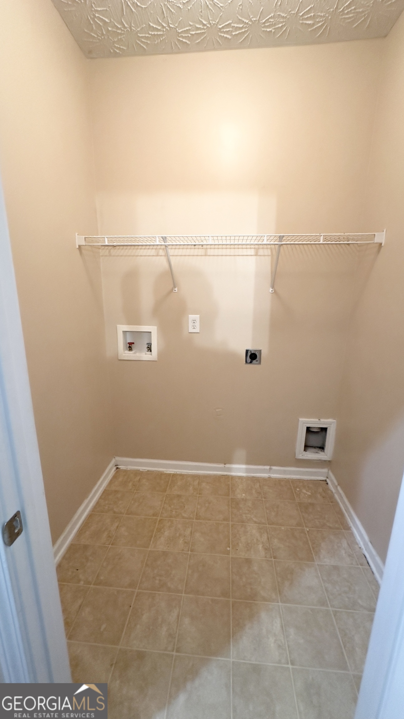 9155 Saunders Drive Southwest Covington, GA 30014 - Photo 16 of 40