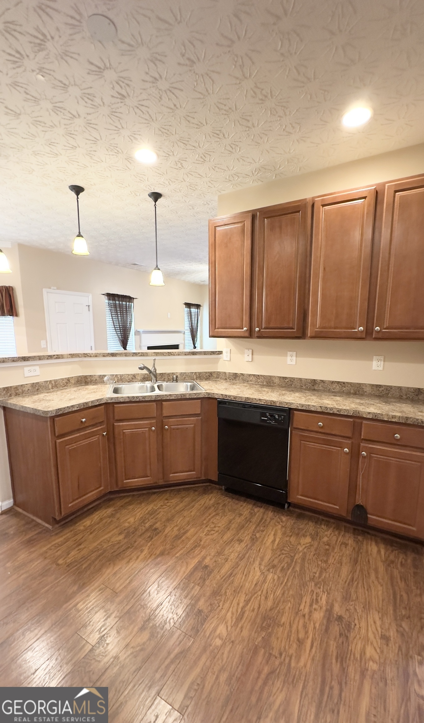 9155 Saunders Drive Southwest Covington, GA 30014 - Photo 10 of 40