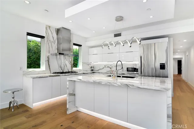 $7,700 | 4829 Saloma Avenue, Sherman Oaks, CA 91403